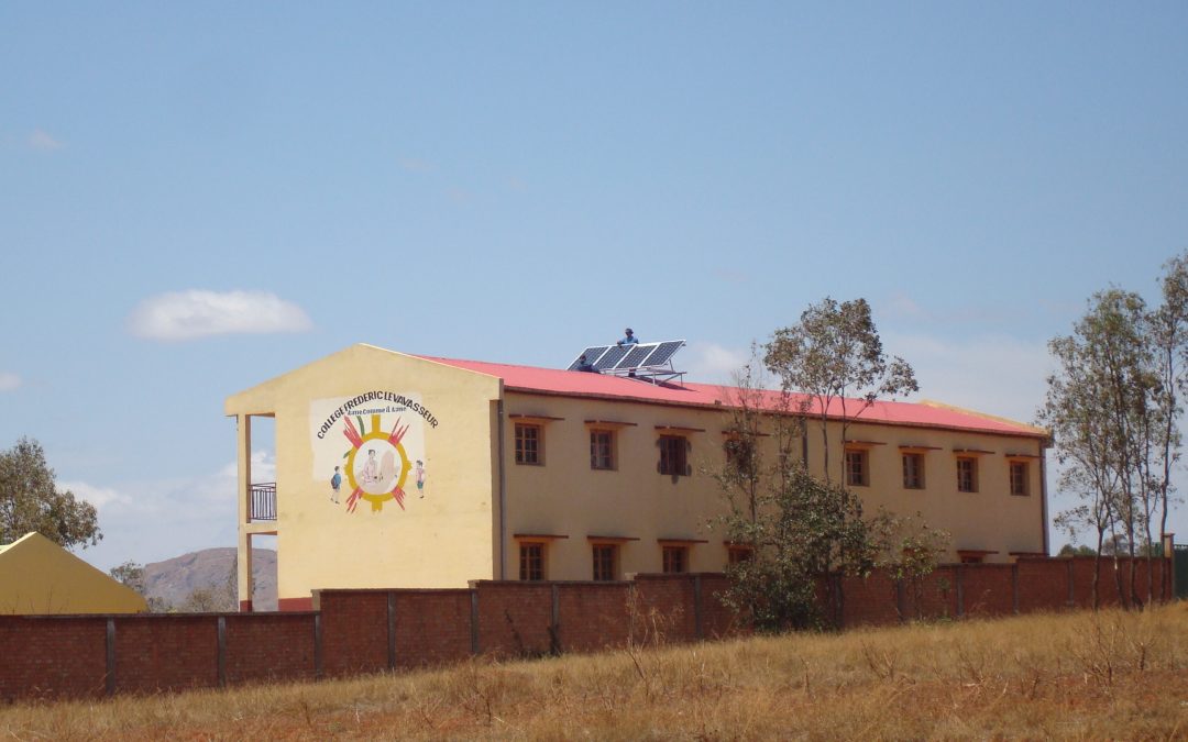 Électrification solaire d’un lycée à Madagascar